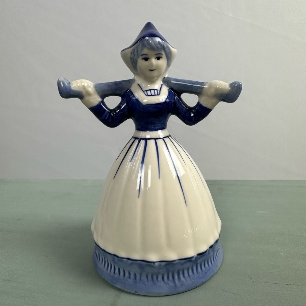 JOA handpainted Delft Blue Vintage Milkmaid